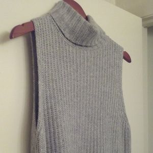 J.O.A. Brand Sleeveless Grey Turtleneck in Size M